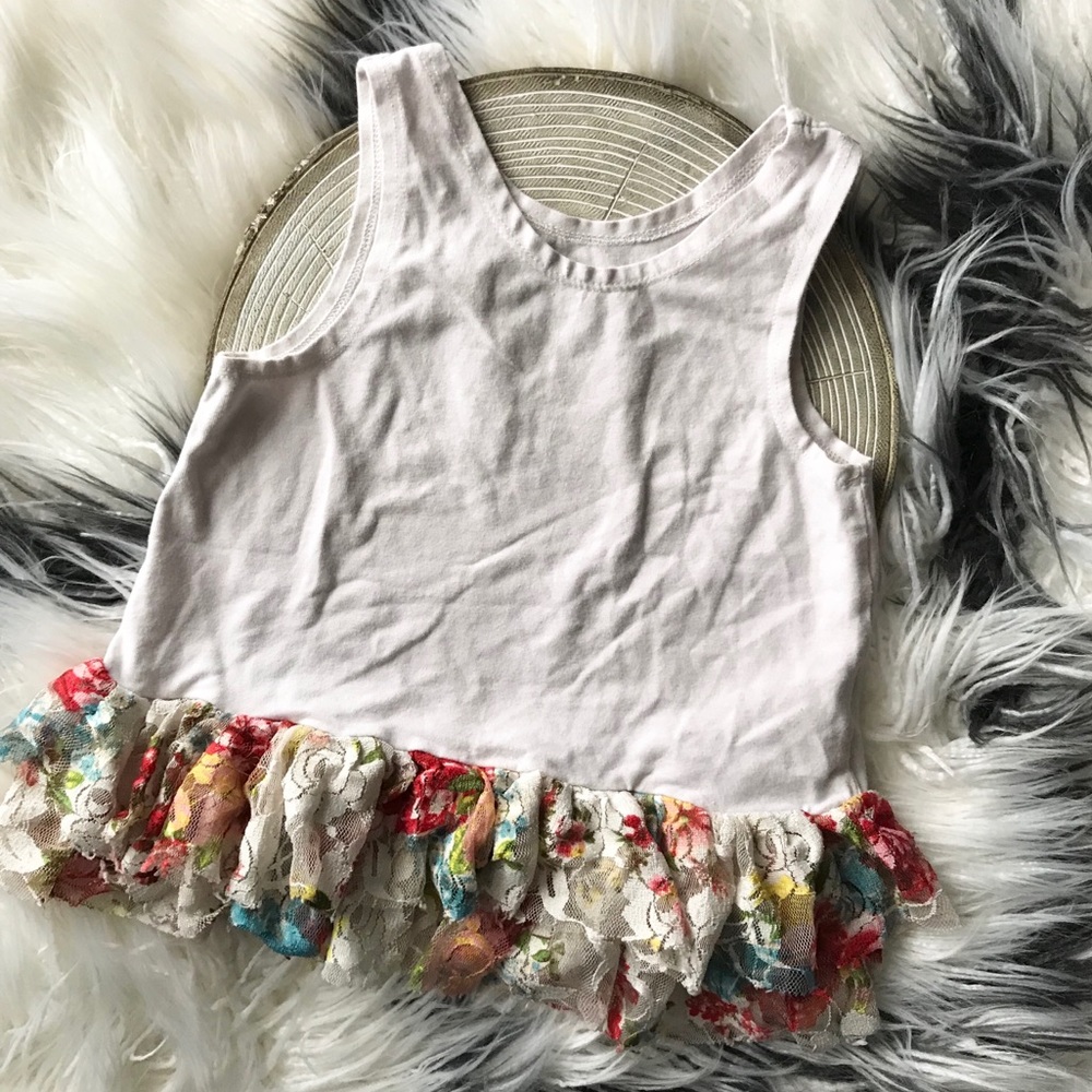 Pippa & Julie White Tank with Floral Lace Hem sz 6